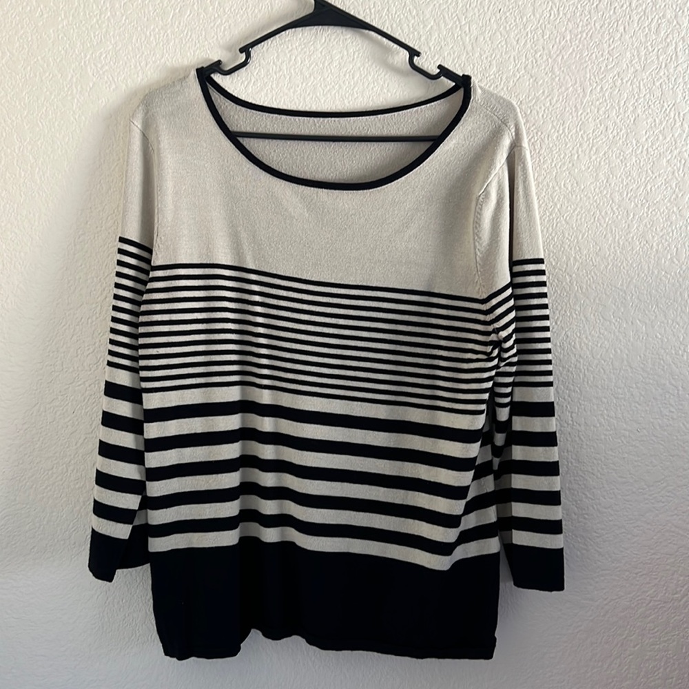 XL 3/4 sleeve stripped top
